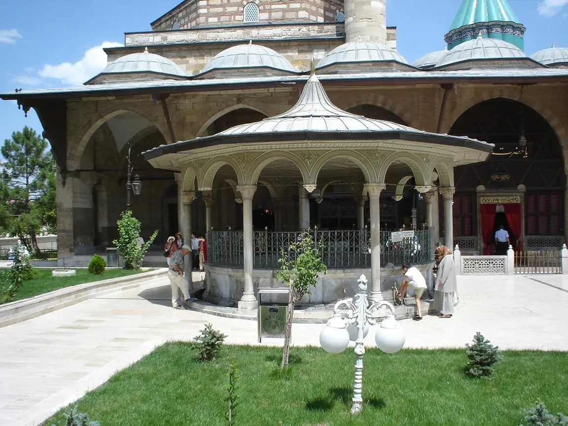 Mevlana Türbesi